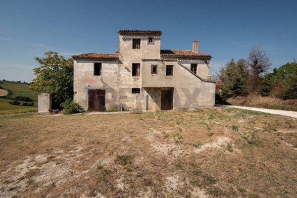 casa indipendente in vendita a Belvedere Ostrense