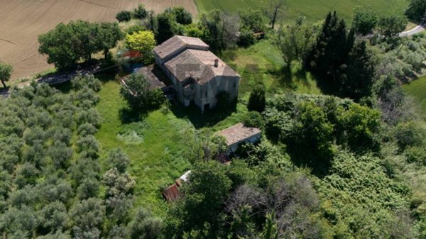 casa indipendente in vendita a Belvedere Ostrense