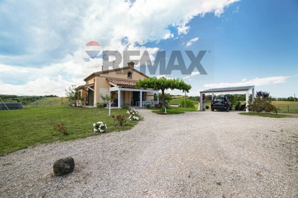 casa indipendente in vendita a Belvedere Ostrense