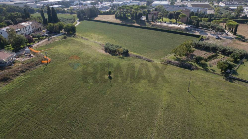 terreno edificabile in vendita a Belvedere Ostrense