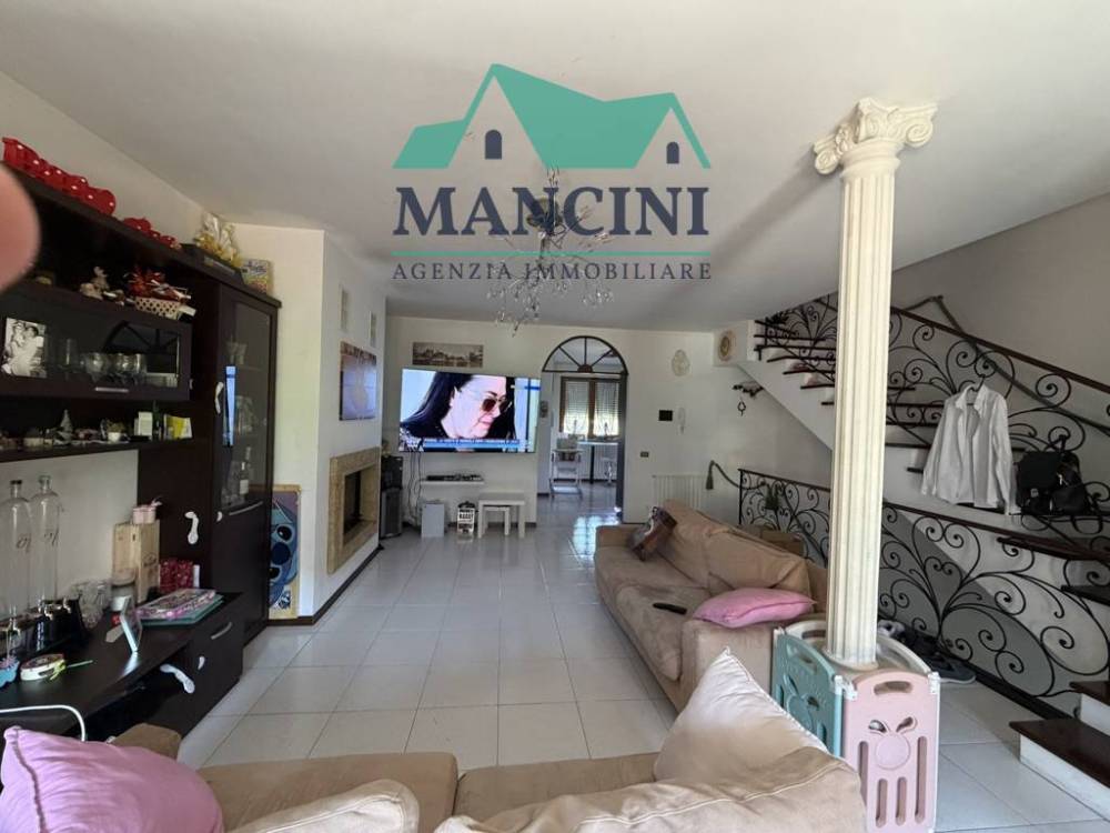 casa indipendente in vendita a Belvedere Ostrense