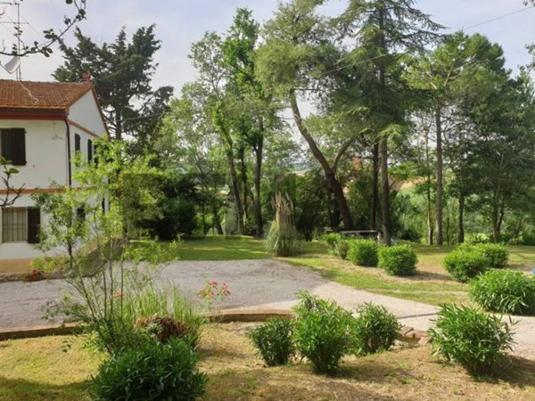 casa indipendente in vendita a Belvedere Ostrense