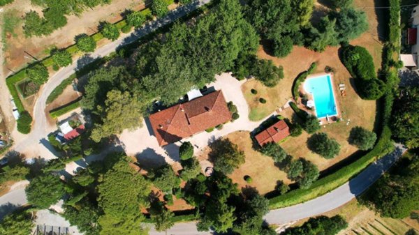 casa indipendente in vendita a Belvedere Ostrense