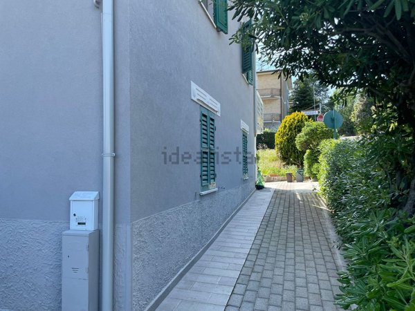 casa indipendente in vendita a Belvedere Ostrense