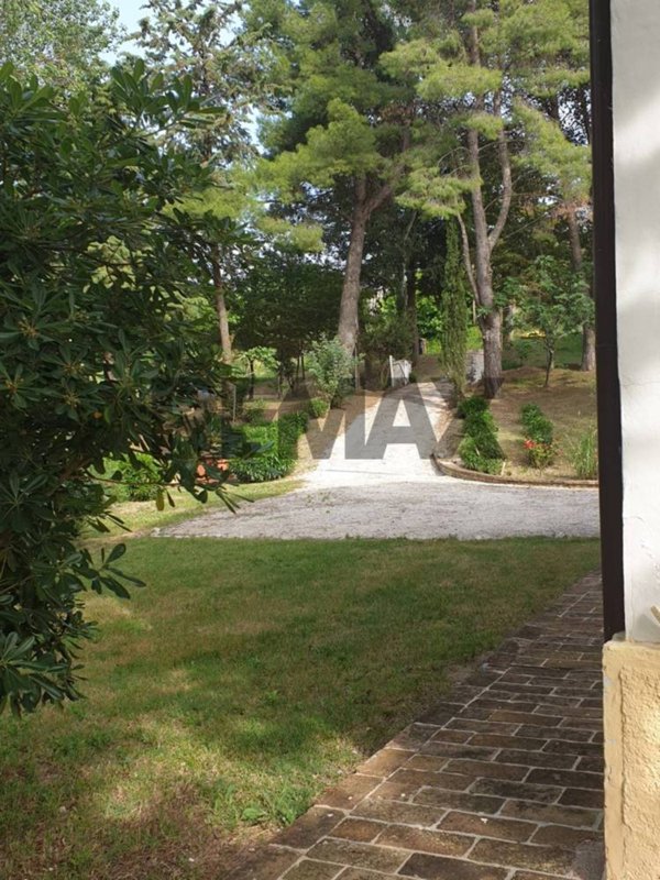 casa indipendente in vendita a Belvedere Ostrense