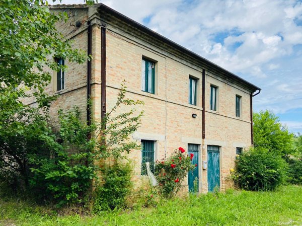 casa indipendente in vendita a Belvedere Ostrense