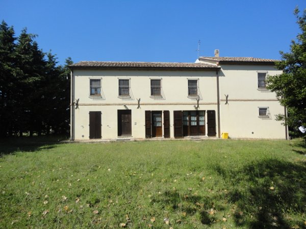 casa indipendente in vendita a Belvedere Ostrense