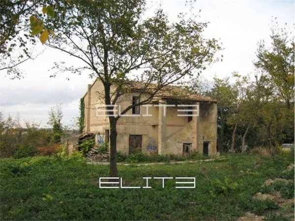casa indipendente in vendita a Camerano