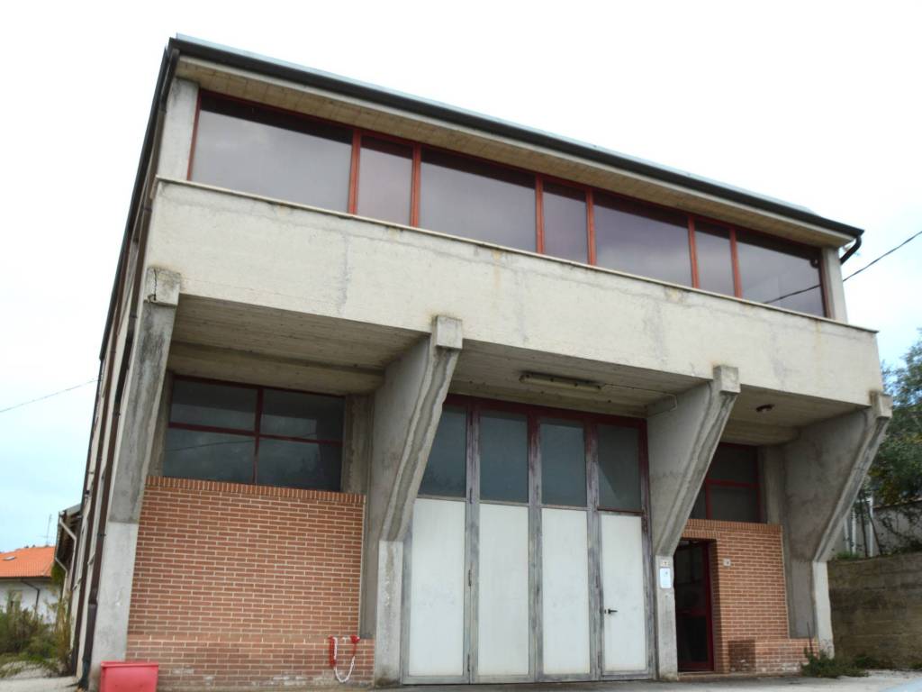 intera palazzina in vendita a Camerano