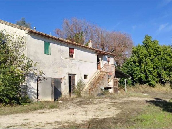 casa indipendente in vendita a Camerano