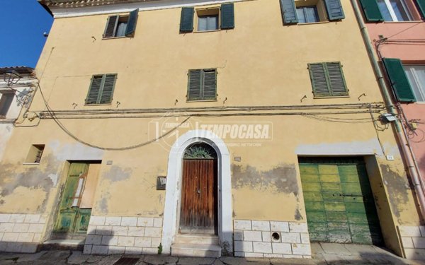 casa indipendente in vendita a Camerano