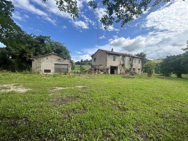 casale in vendita a Camerano