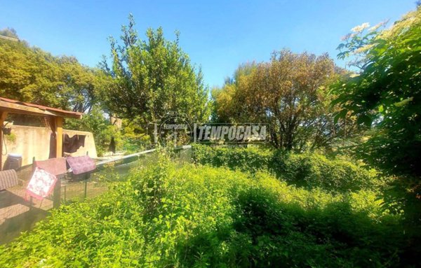 casa indipendente in vendita a Camerano