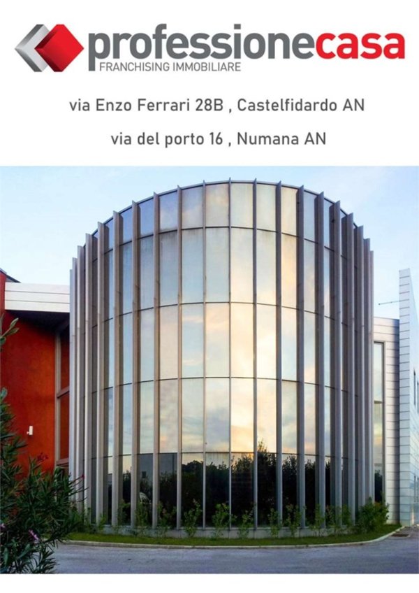 locale commerciale in vendita a Camerano