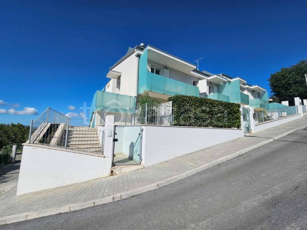 casa indipendente in vendita a Camerano