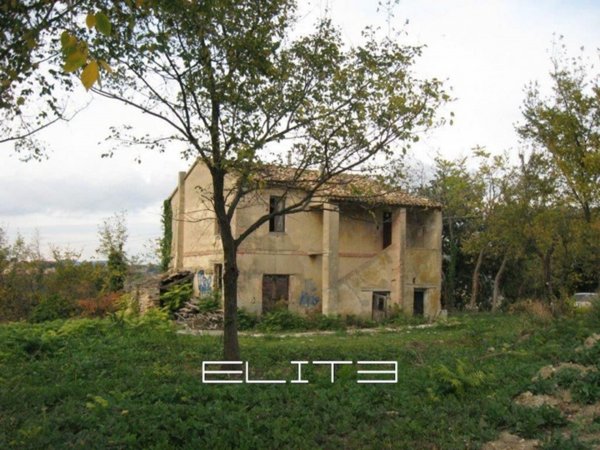casa indipendente in vendita a Camerano