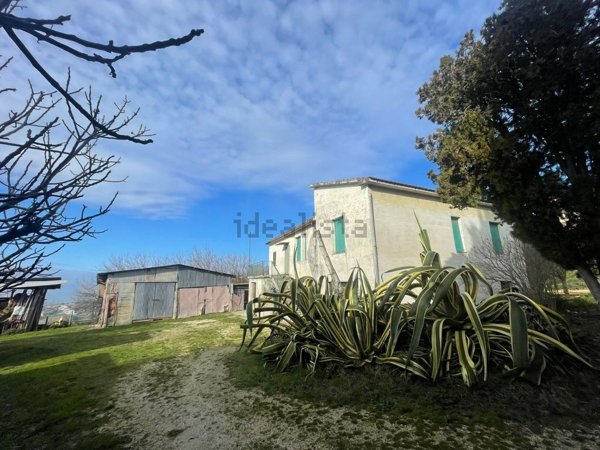 casa indipendente in vendita a Camerano