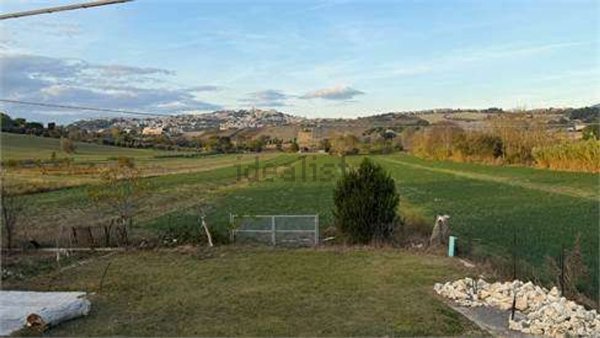 casa indipendente in vendita a Camerano