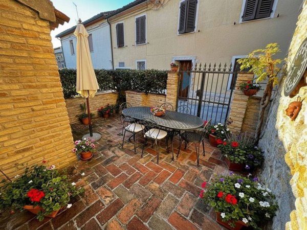 casa indipendente in vendita a Camerano