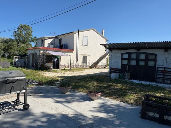 casa indipendente in vendita a Camerano