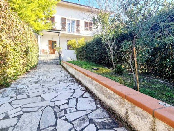 casa indipendente in vendita a Camerano in zona San Germano