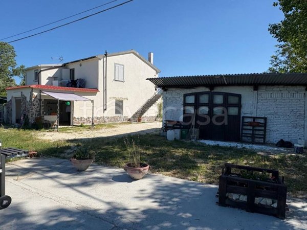 casa indipendente in vendita a Camerano