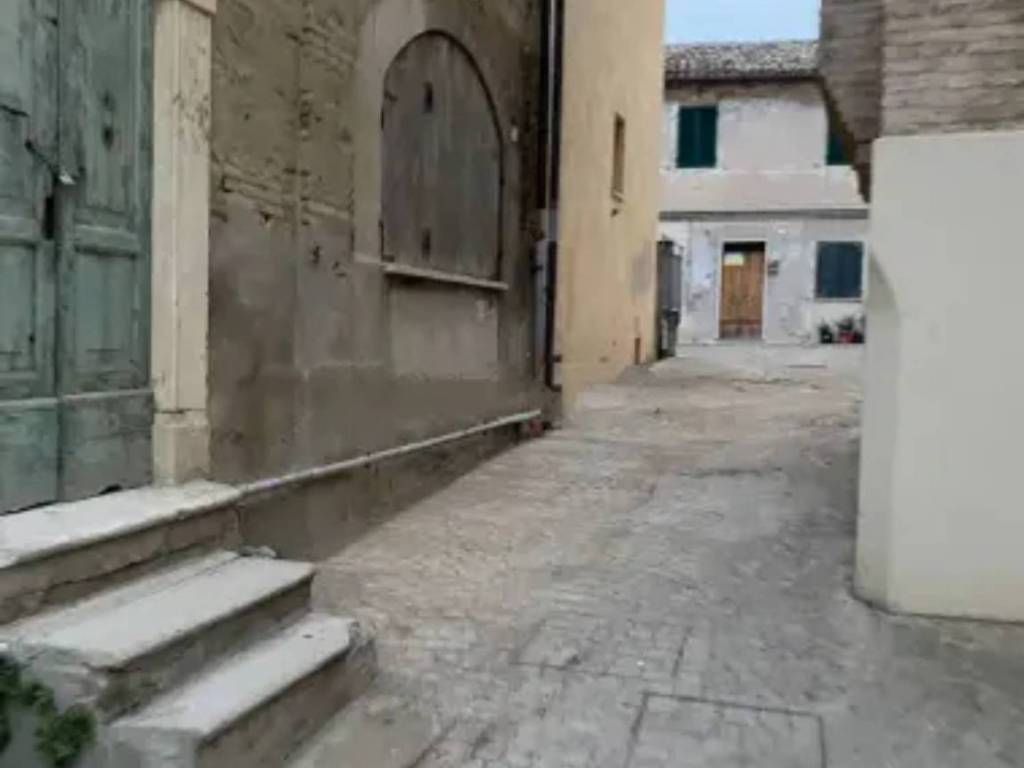 negozio in vendita a Camerata Picena