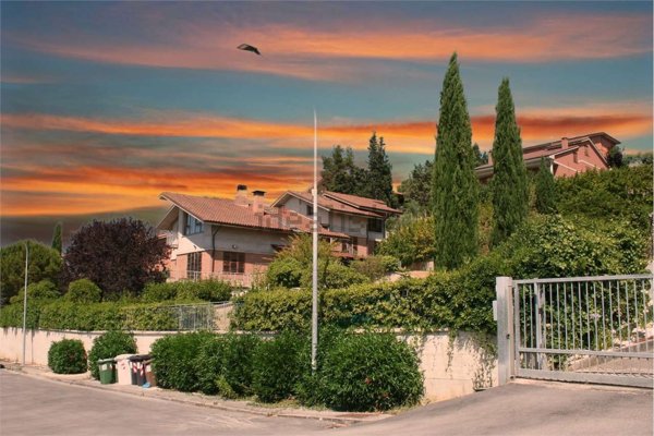 casa indipendente in vendita a Camerata Picena
