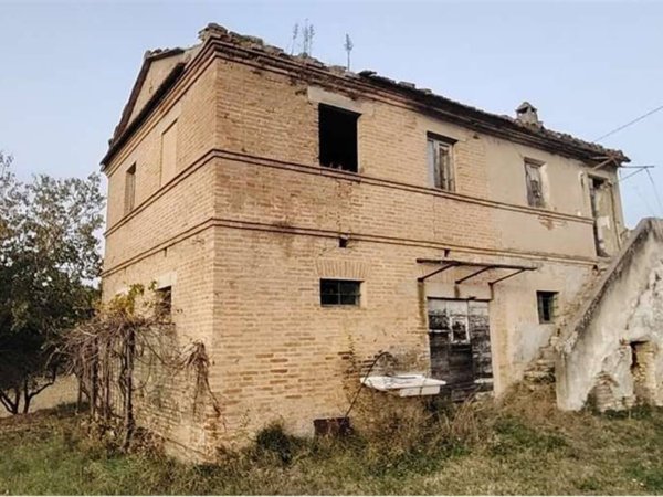 casale in vendita a Camerata Picena