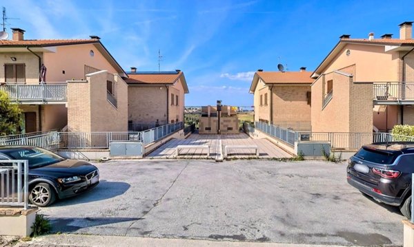 appartamento in vendita a Camerata Picena