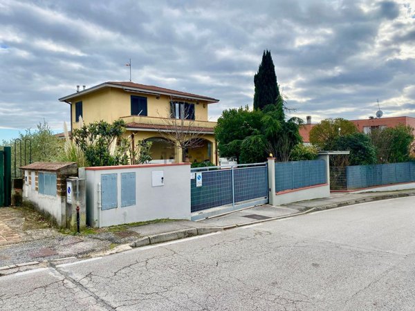 casa indipendente in vendita a Camerata Picena