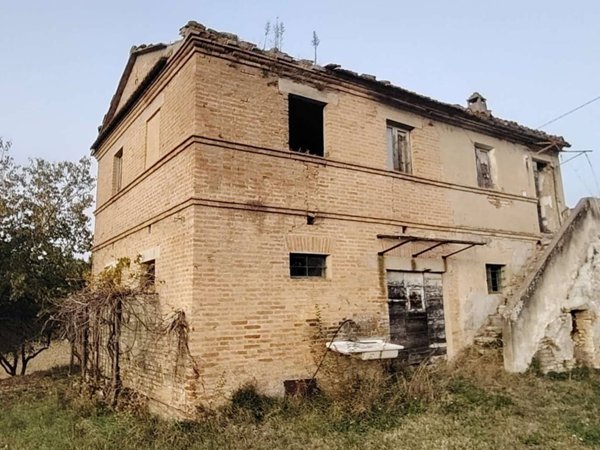 casale in vendita a Camerata Picena
