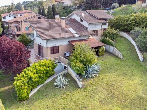 casa indipendente in vendita a Camerata Picena