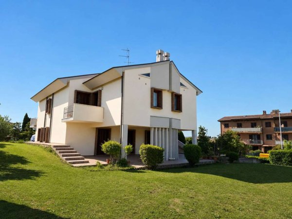 casa indipendente in vendita a Camerata Picena