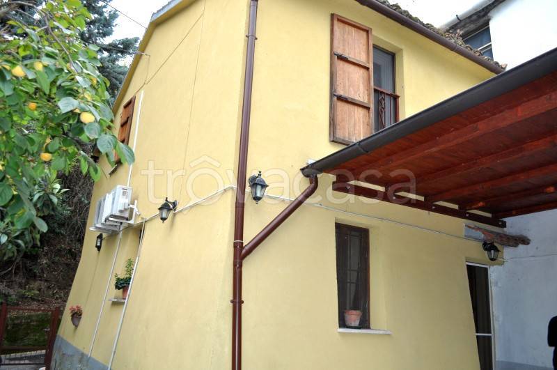 casa indipendente in vendita a Castelbellino