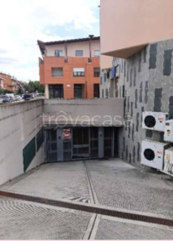 negozio in vendita a Castelbellino in zona Stazione