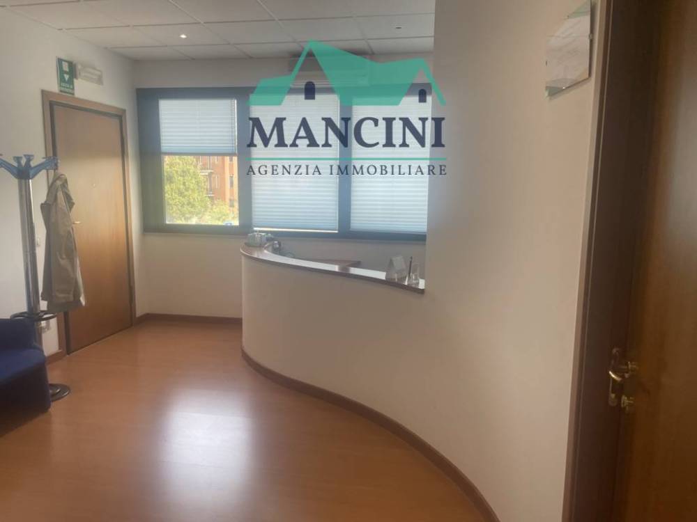 ufficio in vendita a Castelbellino in zona Pianello