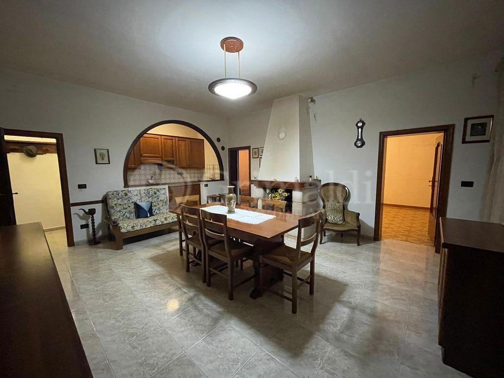 casa indipendente in vendita a Castelbellino in zona Stazione