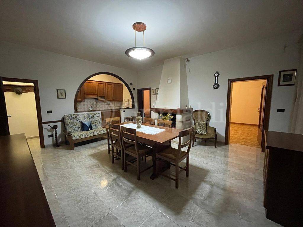 casa indipendente in vendita a Castelbellino in zona Pantiere