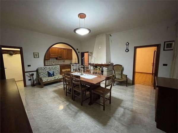 casa indipendente in vendita a Castelbellino in zona Stazione