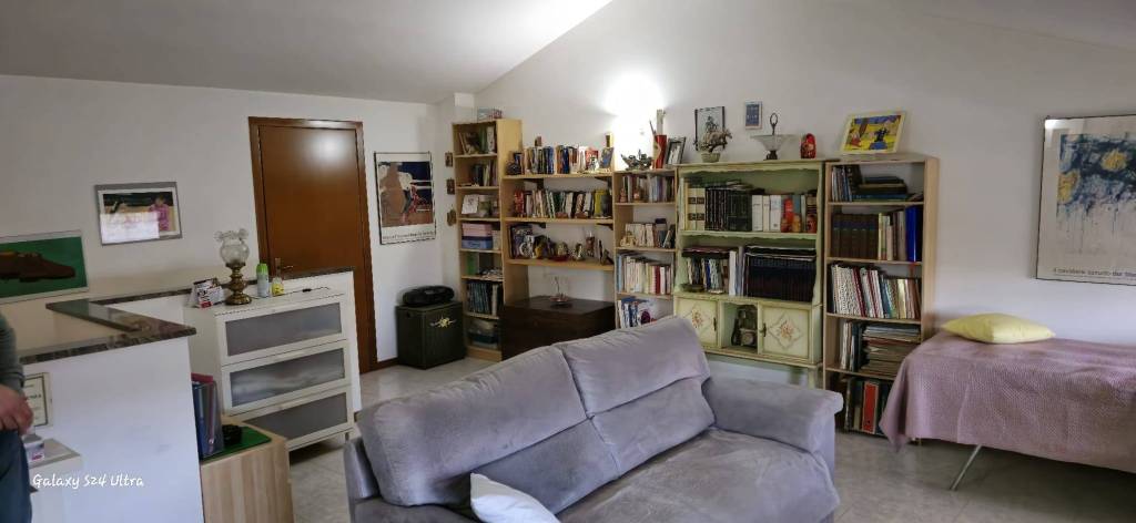 casa indipendente in vendita a Castelbellino in zona Stazione