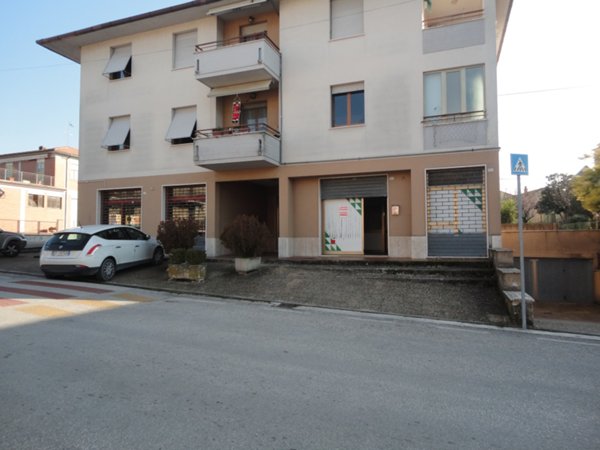 locale commerciale in vendita a Castelbellino