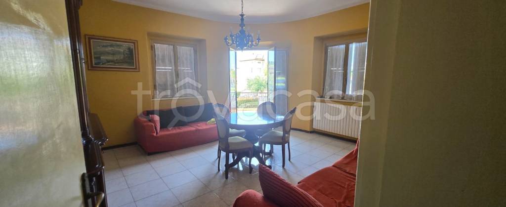appartamento in vendita a Castelbellino in zona Stazione