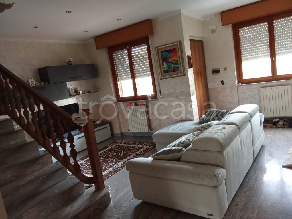 casa indipendente in vendita a Castelbellino in zona Stazione