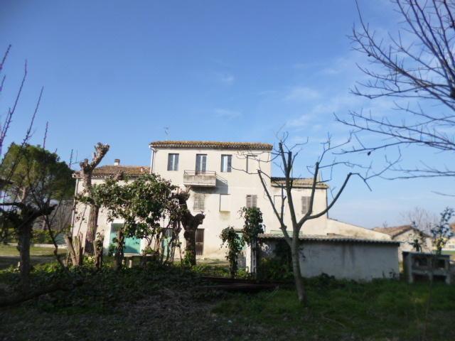 casa indipendente in vendita a Castelbellino in zona Stazione