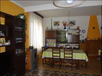 casa indipendente in vendita a Castelbellino in zona Pantiere