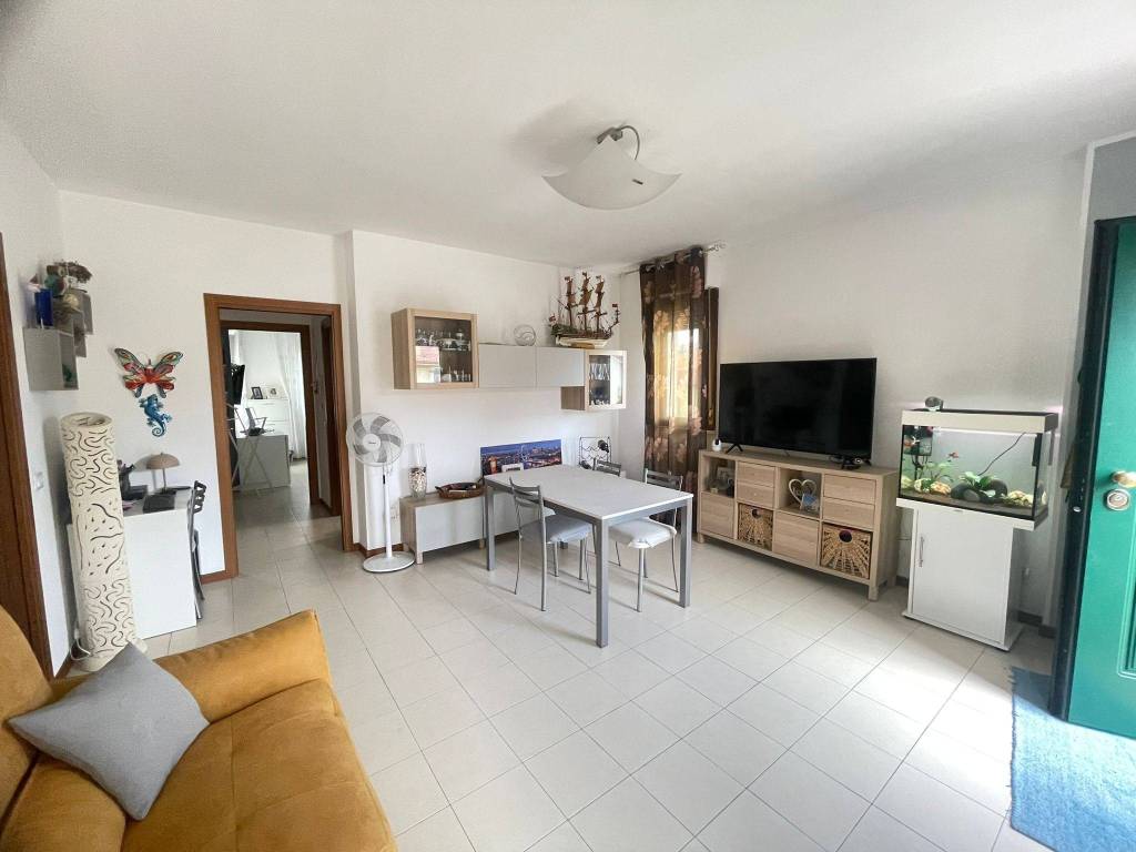 appartamento in vendita a Castelbellino in zona Stazione