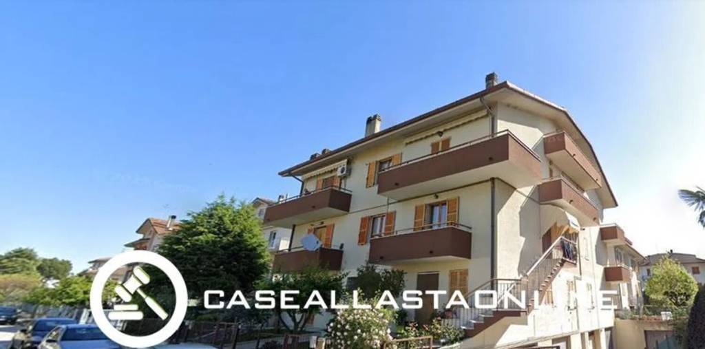 appartamento in vendita a Castelbellino in zona Stazione