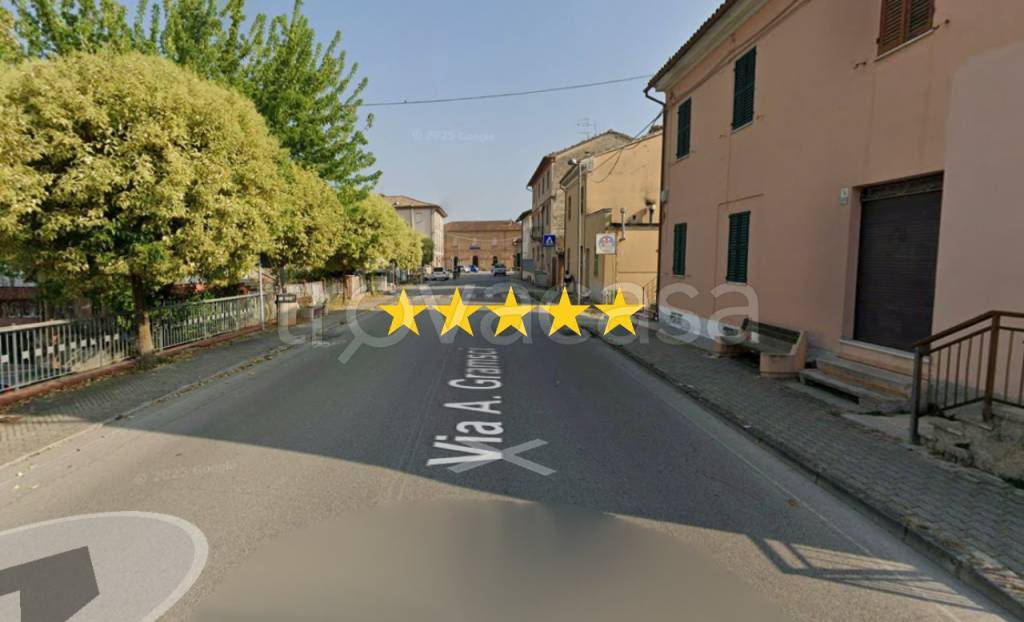 appartamento in vendita a Castelbellino in zona Stazione