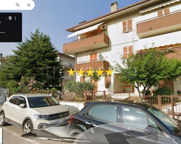 appartamento in vendita a Castelbellino in zona Stazione